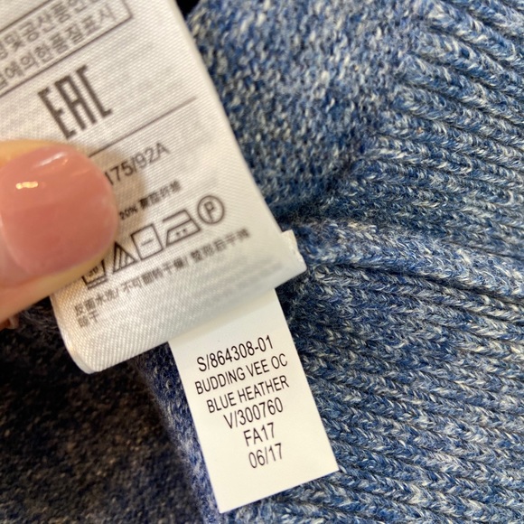 GAP NWT Men's Budding Vee Sweater Heather Blue - Picture 8 of 9